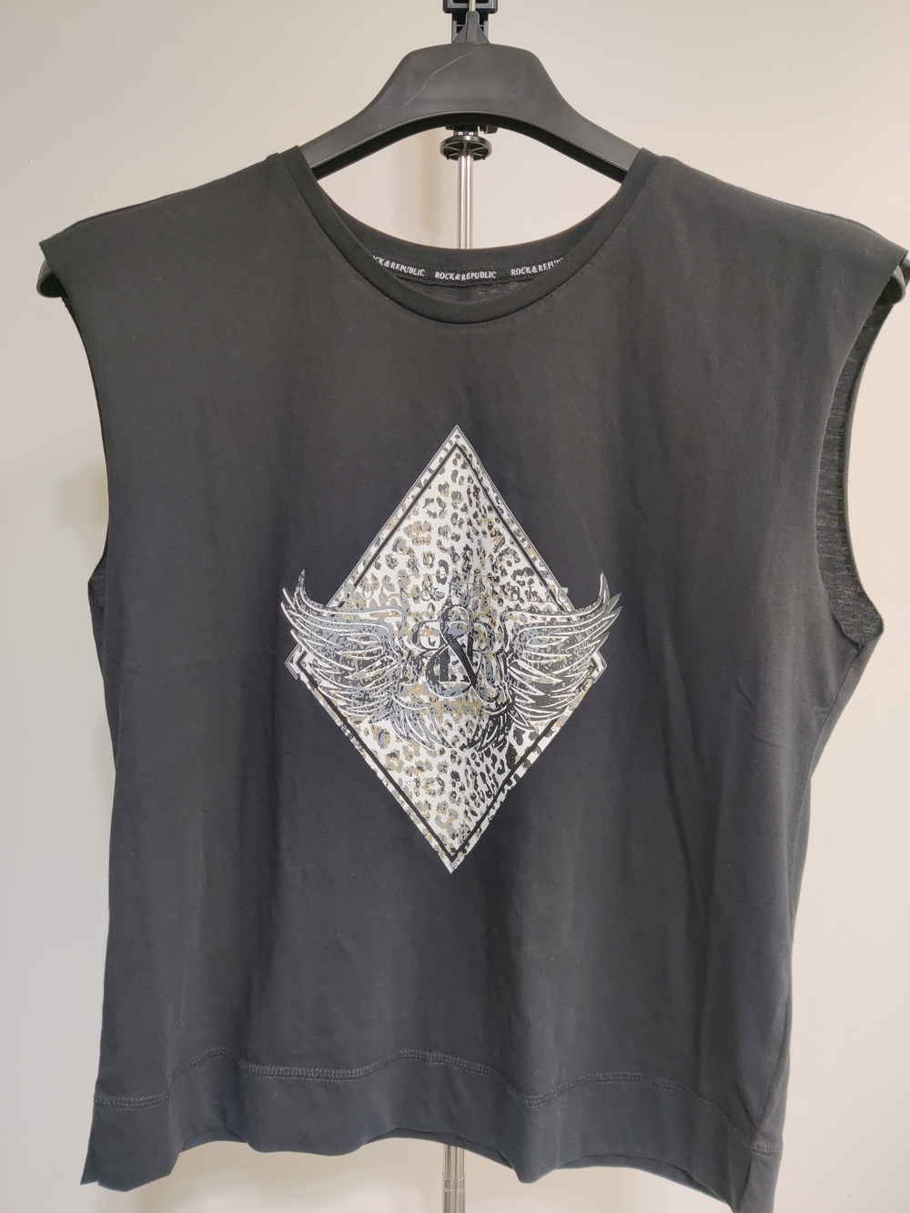 Rock & Republic Black Sleeveless Graphic Tank with Winged Leopard Diamond